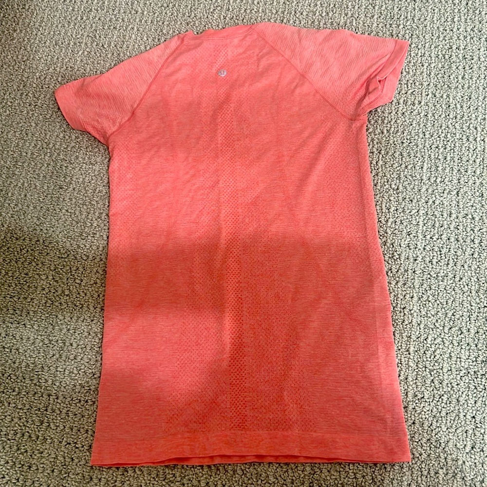 Lululemon Swiftly Tech Short Sleeve Short - image 2